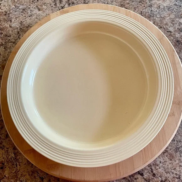 Vintage Fiesta Relish Tray EXCELLENT condition. Circa 1945. All original colors. - Picture 3 of 12